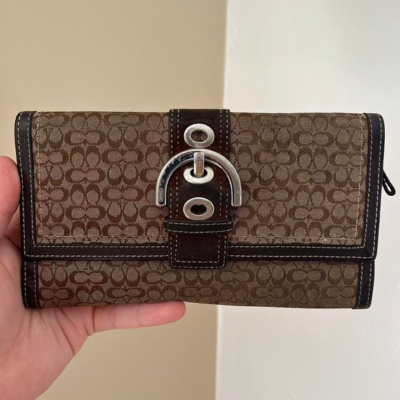 Coach Handbags - y2k 2000s Rare Coach SoHo Signature C monogram buckle long zip wallet / Clutch